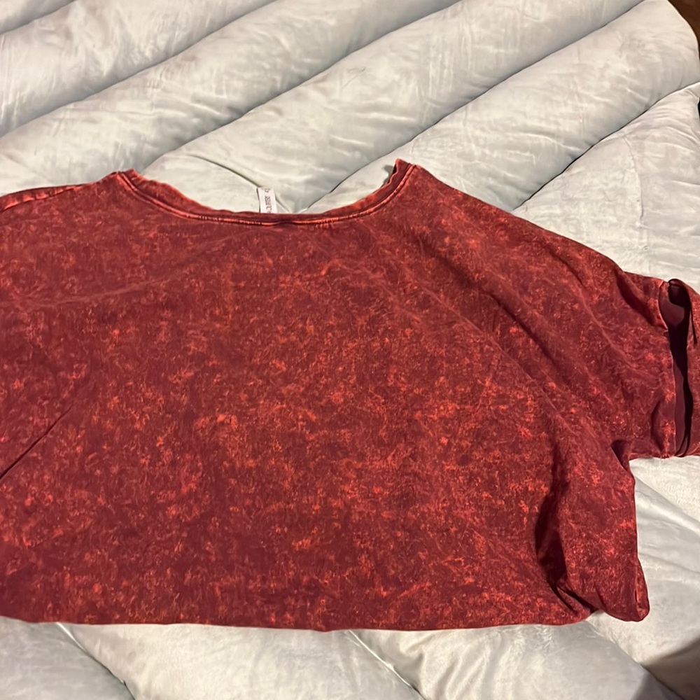 Red marble XL tee shirt